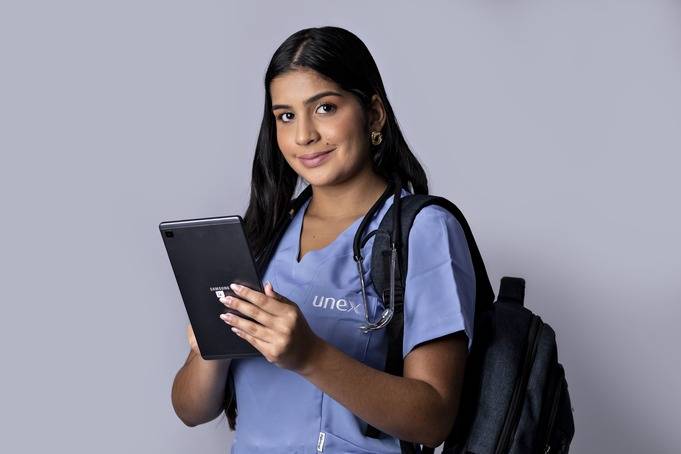 Como estudar para o ENEM 2025: baixe revisões gratuitas das principais disciplinas