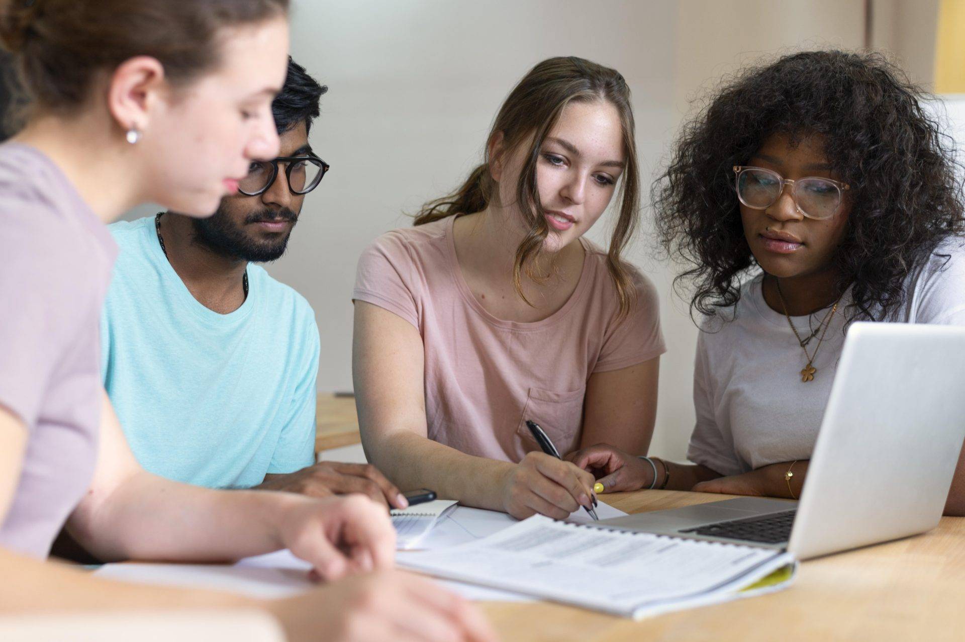 Se funcionar, reúna colegas para realizar um dia de estudos com foco no ENEM.