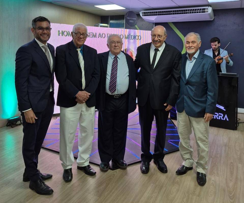 UnexMED e Santa Casa de Misericórdia de Itabuna celebram o Dia do Médico com homenagens a grandes referências da medicina local